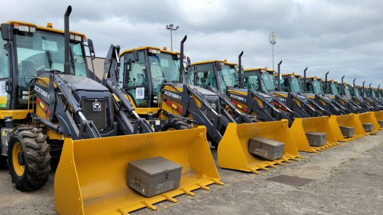 Governo do Estado entrega novas máquinas e equipamentos agrícolas para 45 municípios