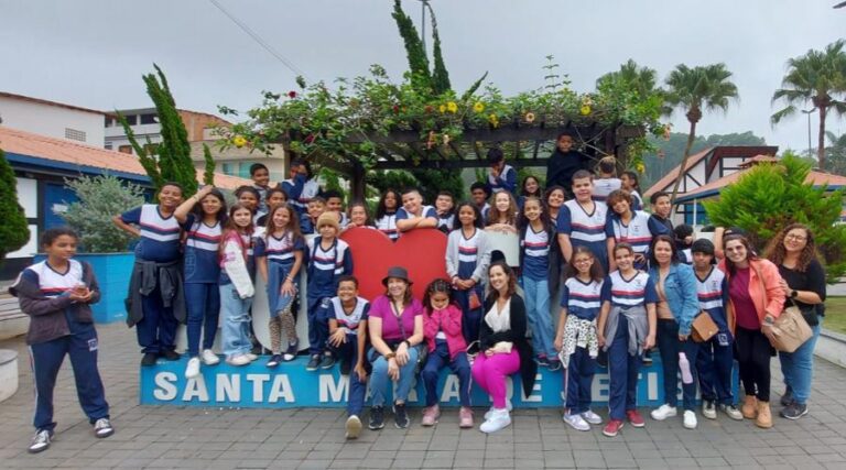 
                    Alunos de Vila Velha participam de passeio pedagógico nas “Três Santas”                
