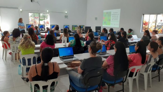 Comunicação alternativa é tema da formação de professores da educação especial