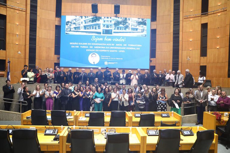 Ufes: turma de Medicina de 73 é homenageada