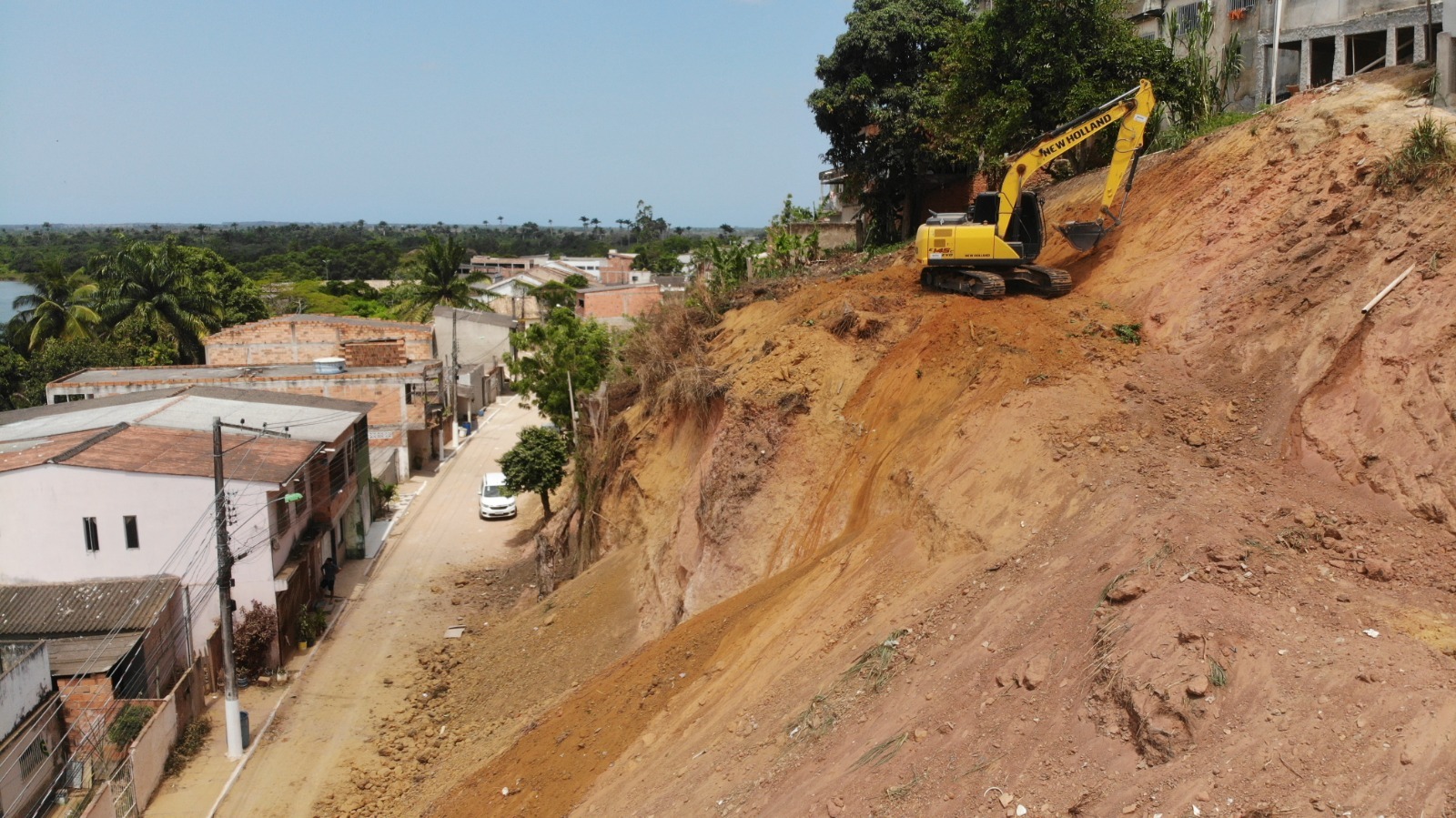 OBRAS DE REQUALIFICAÇÃO URBANA DO PORTO SÃO INICIADAS PELA LADEIRA DA RUA DOMINGOS RIOS: MAIS SEGURANÇA PARA A POPULAÇÃO