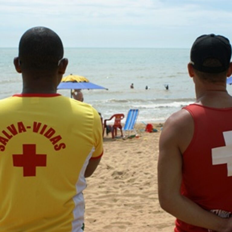 Guarapari: Prefeitura lança edital para contratação de guarda-vidas
