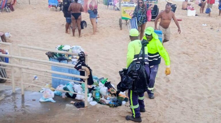 
                    ​Vila Velha recolhe 12 toneladas de lixo nas praias em apenas 12h                
