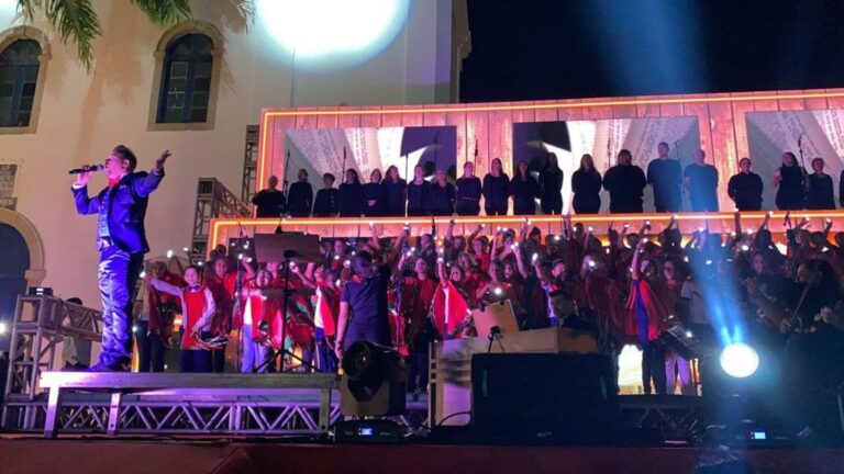 Praça 22 de Agosto receberá cantata de Natal Mãos que Cantam na próxima segunda e terça-feira   		