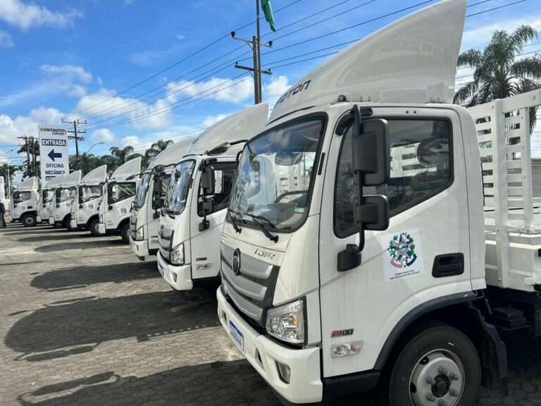 Governo do Estado entrega veículos para municípios