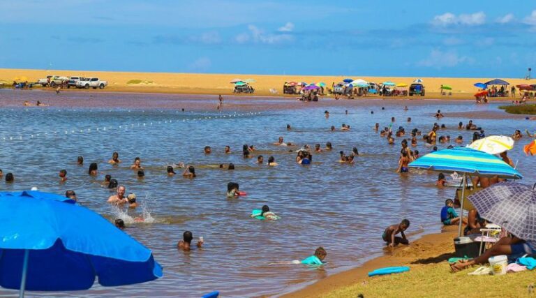 Balneabilidade: Linhares tem oito praias próprias para banho   		
