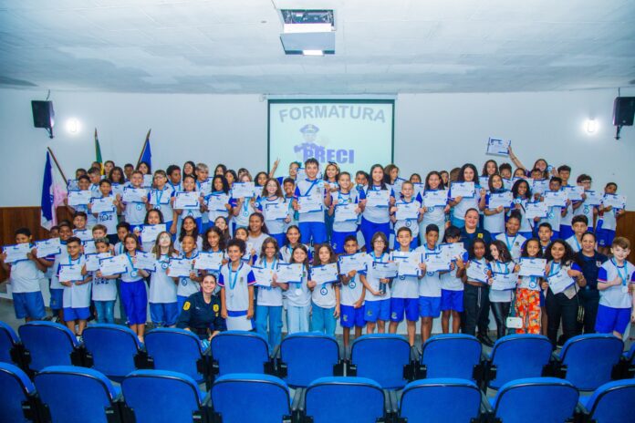 Prefeitura de Linhares inicia Formaturas do Preci para alunos da rede municipal de ensino   		