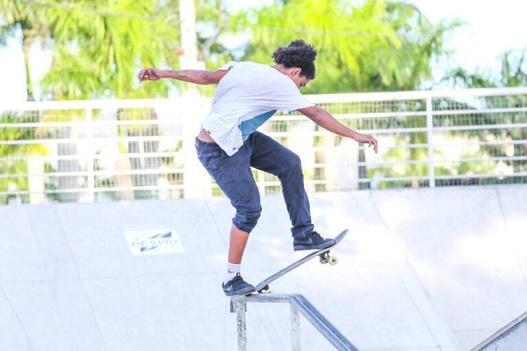 Linhares recebe 1ª edição do Vila Rock Skate Camp no skate park da Linha Verde   		