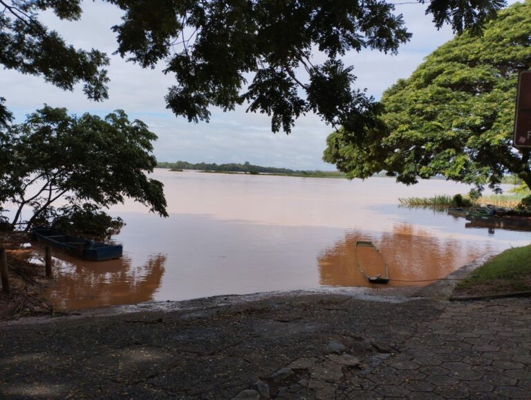Rio Doce recua 0,42 centímetros e está abaixo da cota de inundação em Linhares   		