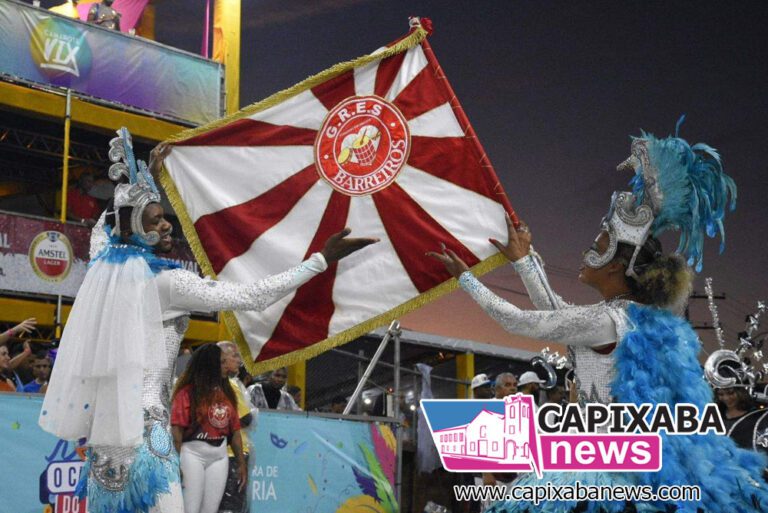 Carnaval 2024: Unidos de Barreiros entra na avenida homenageando Guarapari