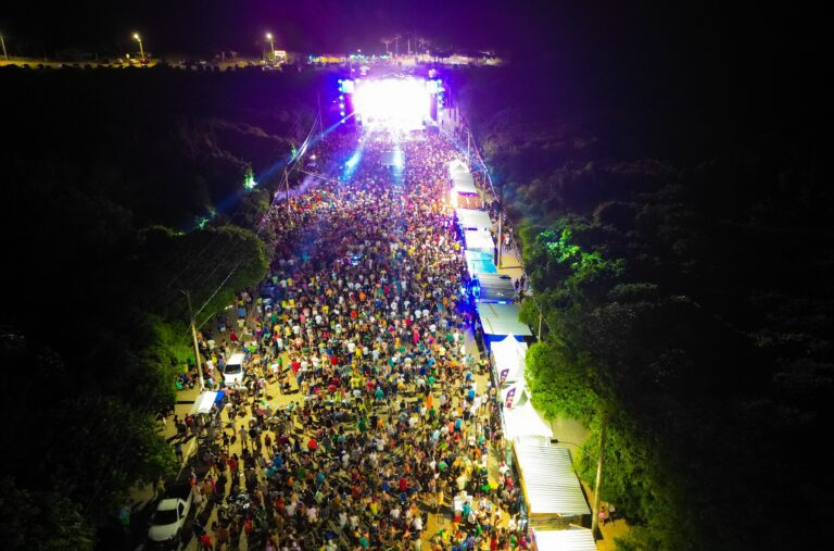 Carnaval: folia começa nesta sexta-feira (9) com mais de 50 atrações musicais nas praias de Linhares   		