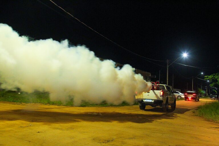 Carro fumacê fortalece combate à dengue no bairro Interlagos   		
