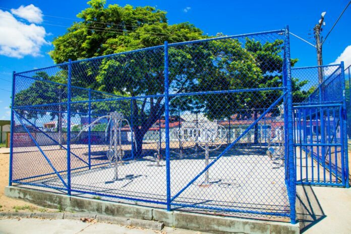 Praça do Jardim Laguna ganha nova academia ao ar livre em aço inox   		
