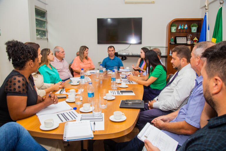 Prefeitura instala Sala de Situação para concentrar informações sobre a dengue em Linhares   		