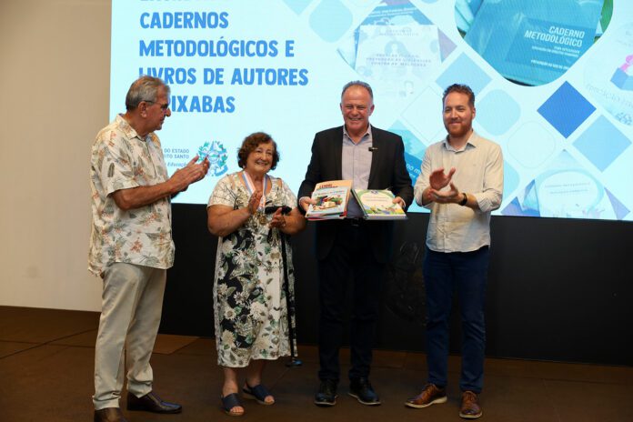 Governo lança cadernos metodológicos e entrega acervo bibliográfico capixaba para escolas