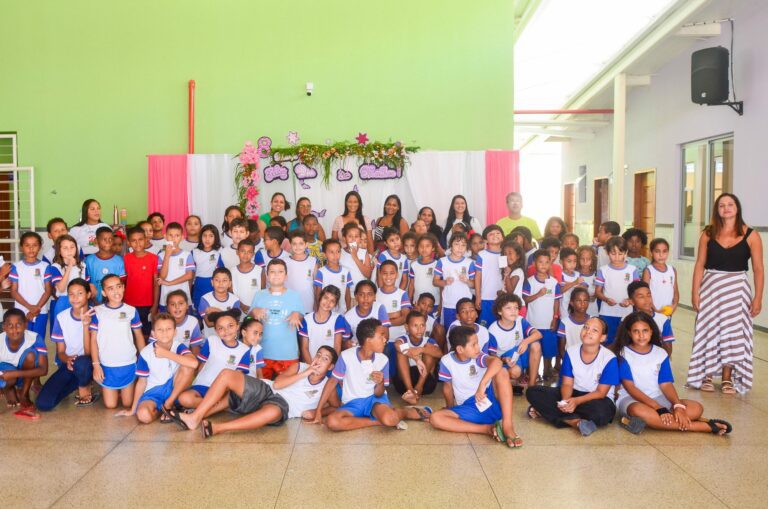 Dia Internacional da Mulher é celebrado em escolas de Linhares   		