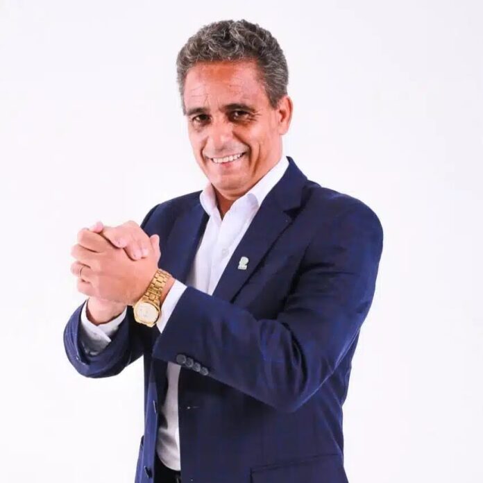 Romerinho cresce e deixa eleição indefinida em Brejetuba