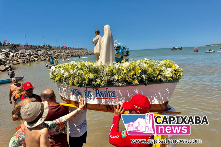 115ª Festa das Canoas: melhores momentos registrados pela fotógrafa Emella Simões marcam Missa e Procissão Marítima em Marataízes