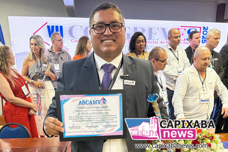 Renan Delfino assume presidência da ASCAMVES em evento solene no Sesc Guarapari