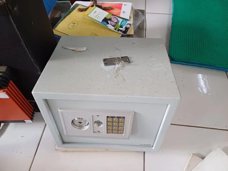 Criminosos roubam cofre com R$ 200 mil e bens de produtor rural em Marataízes